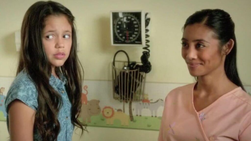 Donnabella Mortel and Jenna Ortega in Jane the Virgin