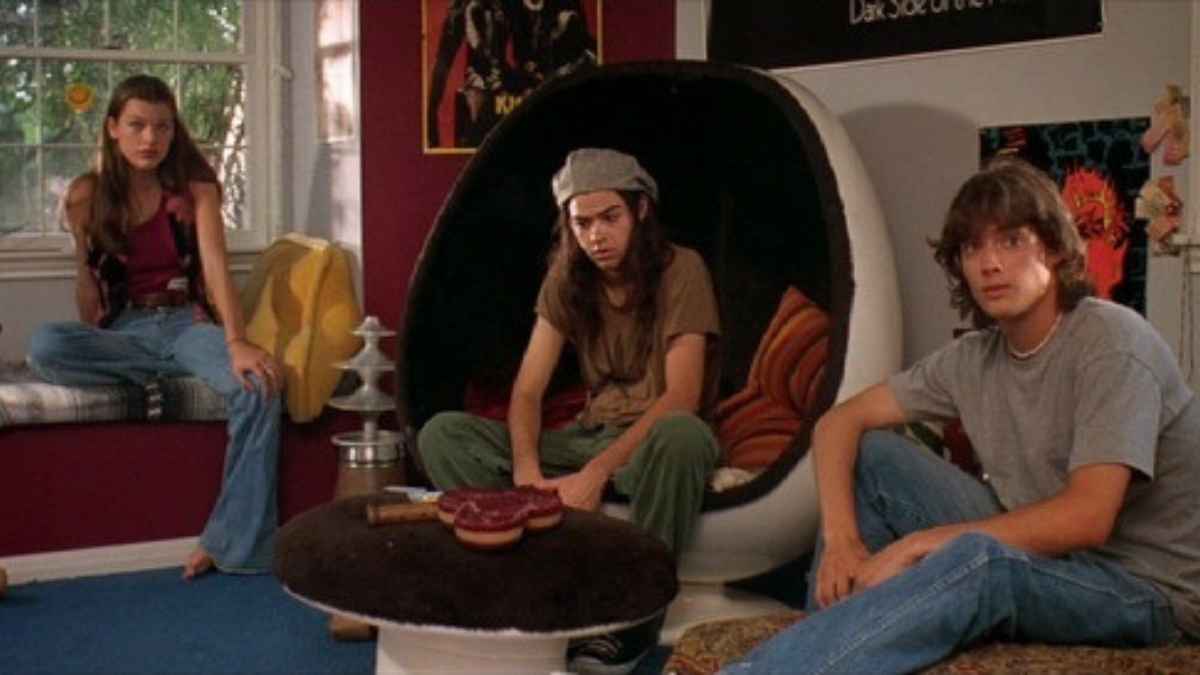 Milla Jovovich, Rory Cochrane, and Jason London. Movie Dazed and Confused (1993)